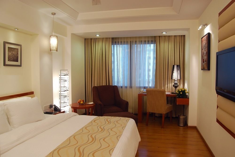 Lords Plaza Surat Hotel Room photo